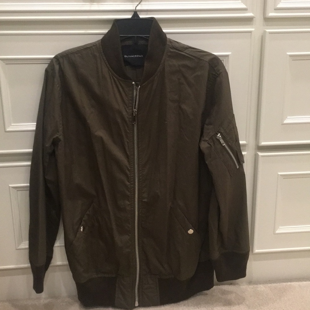 Never been worn !!!Olivaceous lightweight bomber
